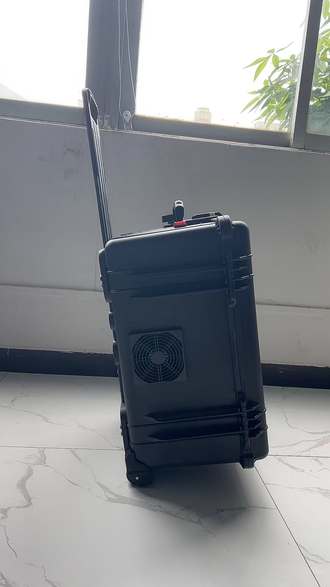 精河手拉箱型移动通信干扰器